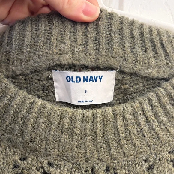 Old Navy Women's Knit Sweater in Olive - Picture 2 of 4
